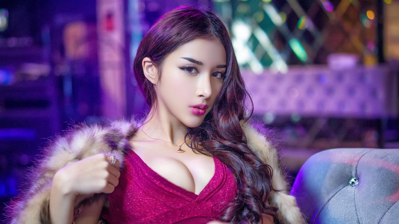 微信小游戏欢乐球球挂，玩转新潮流，轻松拿高分！